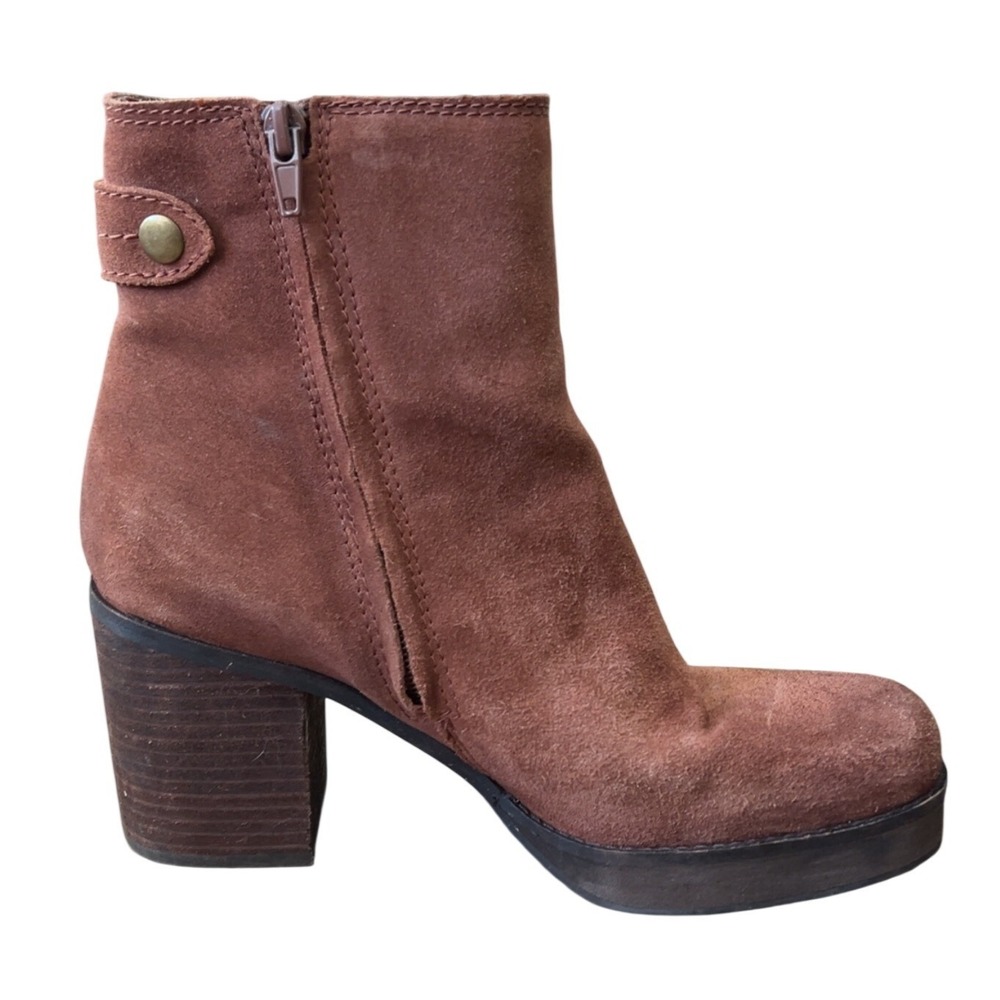 The Zodiac Phoenix Brown Suede Chunky Block Heel Booties | SZ: 8
